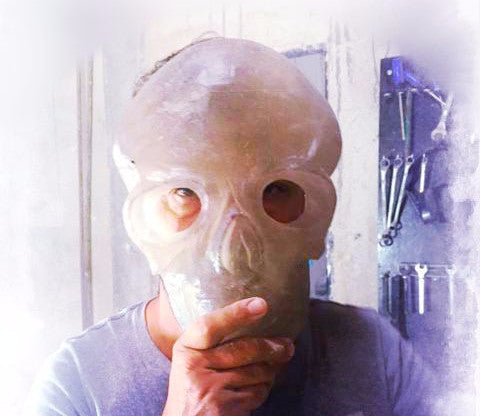 Brazilian master carver Leandro Souza displaying the original Masters of Alchemy Crystal Skull Mask