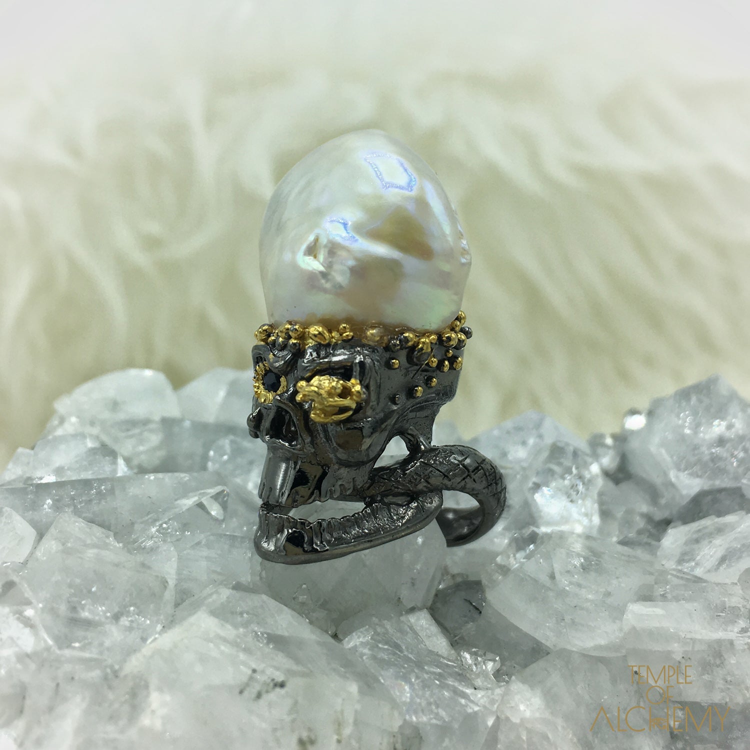 Pearl skull ring new arrivals